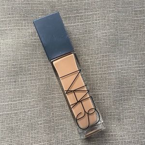 NARS Natural Radiant Longwear Foundation in Aruba.